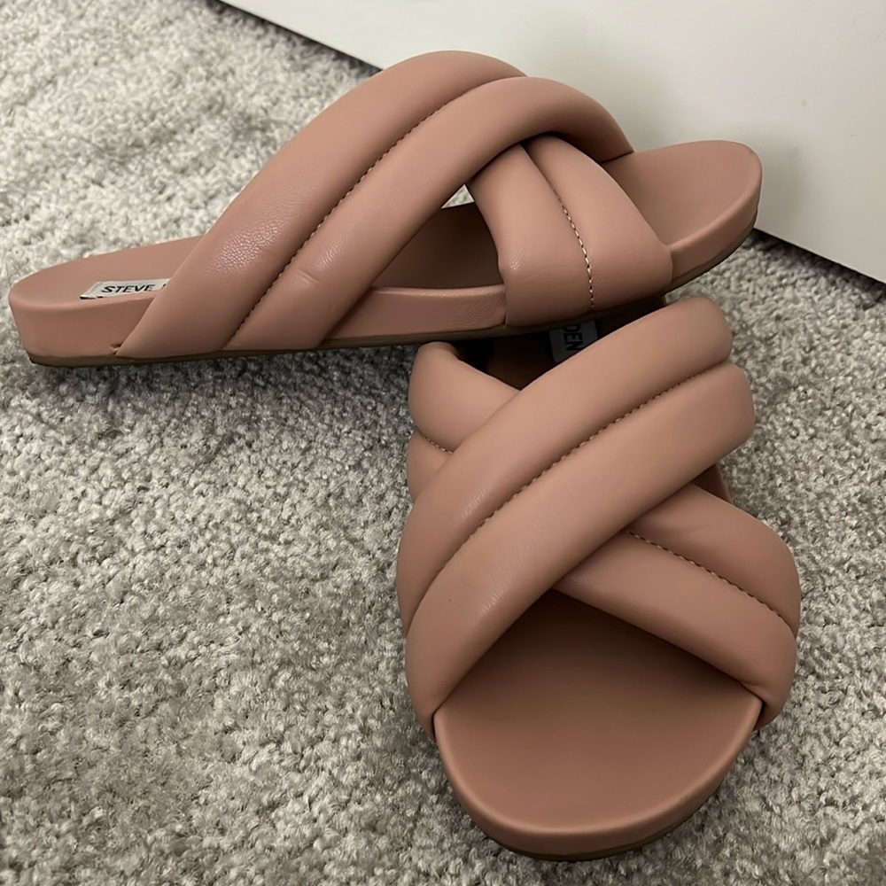 Women’s Steve Madden Tucson sandals Size 8.5